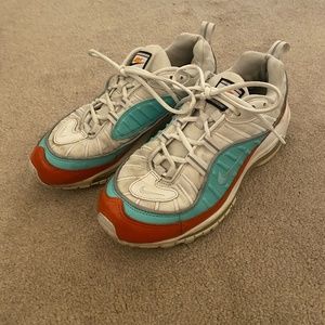 NIKE SHOES VINTAGE - RESTORATION REQUIRED